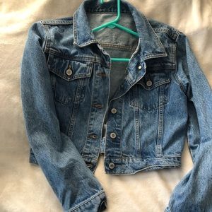 Cropped denim jacket